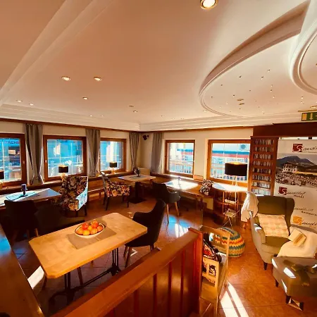 Hotel Standlhof 2*