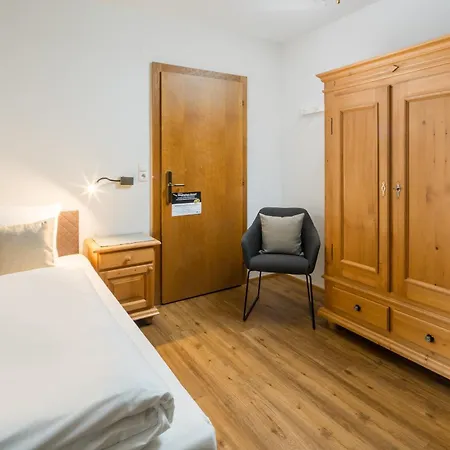 Hotel Standlhof 2*